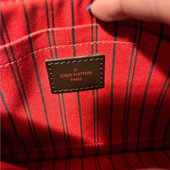 Louis Vuitton Neverfull MM - Picture 10 of 16